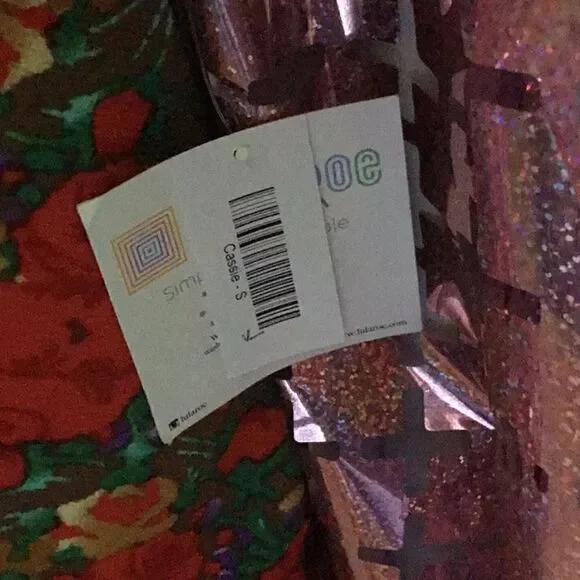 NWT LULAROE CASSIE skirt in vibrant rose design in size small - Picture 5 of 9